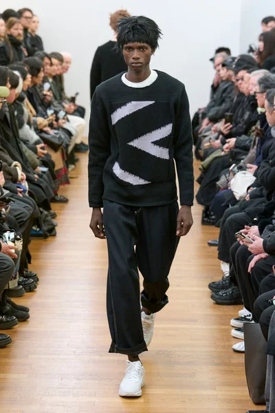 Look 32